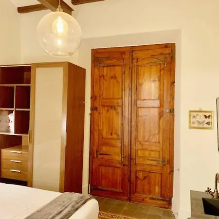Cozy Studio With Balcony In The Best Place Apartment